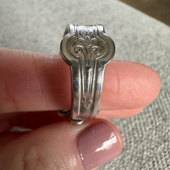“Robbie” Spoon Ring - Picture 11 of 15